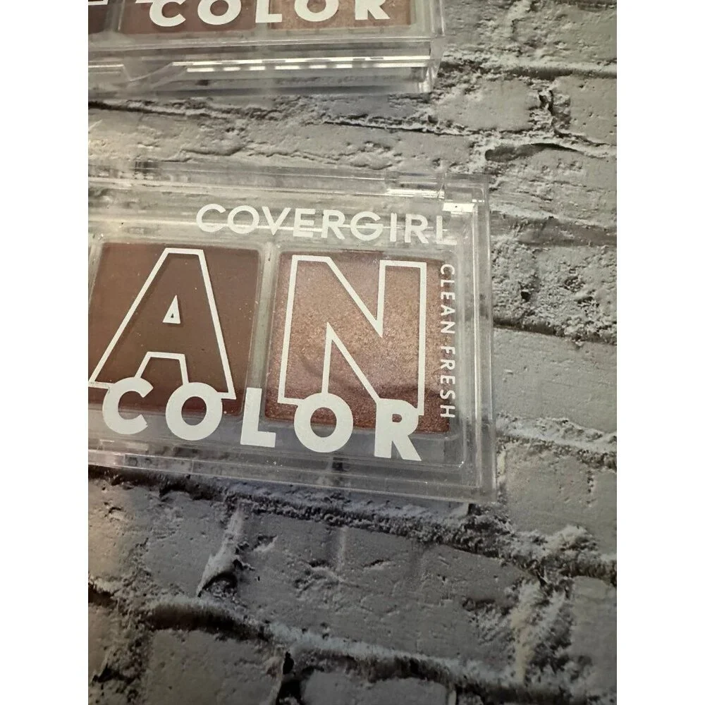 Covergirl Clean - #242 Mellow Mauve Eye Shadow‎ Pallet - 2 included